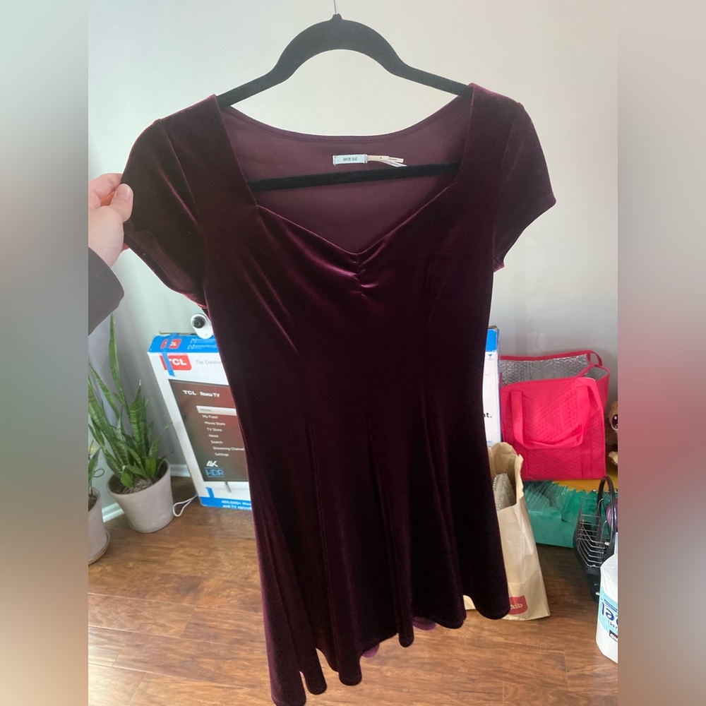 Kimchi Blue Women’s Small Maroon Velour Mini Dress